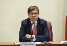 Coronavirus, Sileri “Virus circola ma forma più controllata”