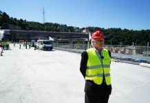 Stamattina la prima auto ha attraversato il nuovo ponte di Genova