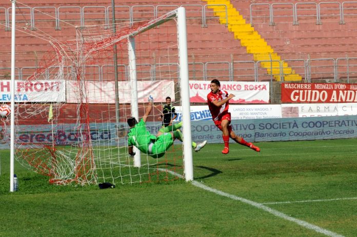 Il primo gol in campionato è di Filippo Guccione alla Calvina