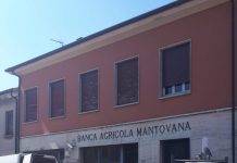 Ladri dinamitardi a Quingentole fanno saltare il bancomat