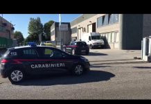 Blitz dei carabinieri in un laboratorio tessile, denunciato il titolare