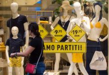 Saldi al via in tutta Italia, Confcommercio “Calo della spesa 40-50%”