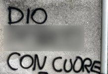 Asola: svastiche, bestemmie e scritte anti Salvini anche sulla chiesa di San Rocco