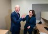 Usa, Joe Biden sceglie Kamala Harris come candidata vicepresidente