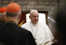 Papa “Se non ci prendiamo cura degli ultimi il mondo non guarisce”