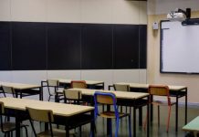 Ricciardi “Se aumentano contagi a rischio scuola ed elezioni”