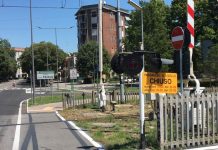 Riaperto il passaggio a livello di viale Oslavia