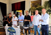 Adesso i tricolori cercano i voti del centro moderato