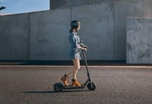 In monopattino con i due figli: 25enne multata