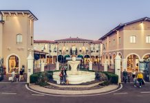 Village Night tra shopping e gastronomia