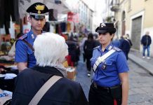 Si fingono carabinieri per truffare una 95enne, due denunciati
