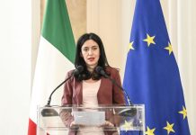 Scuola, Azzolina al personale “Sarà un anno duro ma fatto gran lavoro”