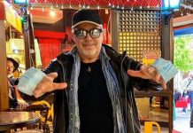 Vasco Rossi “Io la mascherina la metto anche sulle mani”