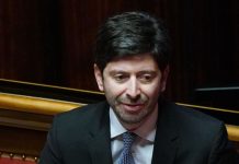 Coronavirus, Speranza “Mi fido degli insegnanti, no test obbligatori”