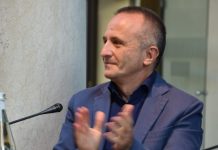 “La dittatura è un metodo facilissimo, la democrazia un sistema complesso”, Fabrizio Gatti parla del suo libro