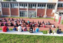 Prima campanella del nuovo anno, studenti a scuola a singhiozzo