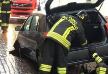 Voragine in via Pomponazzo, strada chiusa