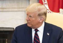 Usa, Trump lascia l’ospedale per salutare i fan