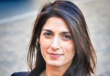 Coronavirus, Raggi in autoisolamento dopo positività capogabinetto