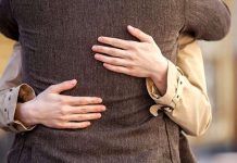 Furto con la tecnica dell’abbraccio, denunciata una 19enne