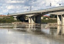 La piena è transitata e questa mattina il ponte di Sab Benedetto è tornato transitabile