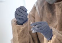 Coronavirus, 26.323 nuovi casi ma ricoveri e decessi in calo