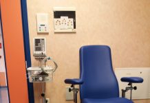 Da Amico Rene due poltrone per prelievi al Poma