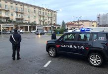 Festino tra magrebini si trasforma in tentato omicidio