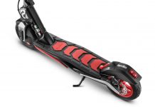 Nuovo monopattino elettrico Aprilia eSR1, siglato accordo di licenza con MT Distribution
