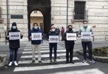 Avvocati praticanti ed esame di Stato: presidio dei giovani della Lega davanti al tribunale