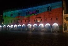 Palazzi lancia il veglione in streaming per un Capodanno stile austerity, ma Rossi attacca: dov’è il risparmio?