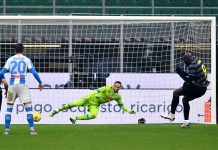 Pari Milan ma resta primo, Inter batte Napoli e va a -1