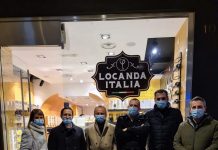 Piazza Mantegna: c’è anche chi inaugura