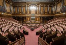 Governo, il Senato vota la fiducia con 156 Sì