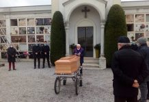 Canneto sull’Oglio, familiari e amici hanno dato l’ultimo saluto all’artista-fotografo Andrea Lorenzini ‘Cicci’