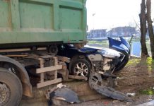 Camion dei rifiuti impazzito a Castiglione, travolge due auto e un furgone a