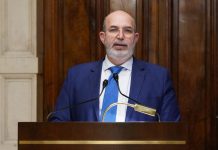 Governo, Crimi “Adesso faremo parlare i nostri iscritti”