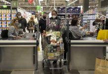 A febbraio aumenta la fiducia dei consumatori e delle imprese