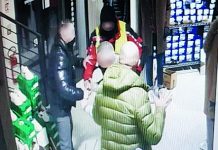 Tenta rapina in negozio, il 51enne chiede scusa: “Restituirò la merce”