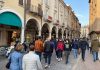 Ultimo sabato in zona gialla, centro città preso d’assalto