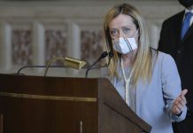 Meloni “Sui vaccini c’è confusione, dall’Ue incapacità e lentezza”