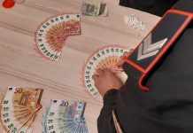 Violano il coprifuoco con addosso la cocaina: arrestati