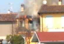 Incendio a Casalmoro devasta due appartamenti, cinque sfollati