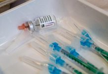 Vaccino covid AstraZeneca sospeso da Aifa in tutta Italia