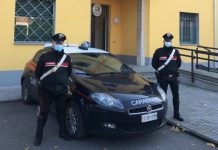 Ruba telefono a bordo del treno e fugge: arrestato alla stazione di Suzzara