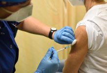 Vaccini, target alle Regioni per raggiungere quota 500 mila al giorno