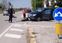 Tragico schianto con un’auto: muore motociclista 22enne