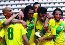 Calcio Serie C – Il Mantova e i play off a Trieste: un déjà vu beneaugurante Gli abbracci a Sommese dopo il gol alla Triestina nel 2006