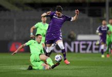 Vlahovic trascina la Fiorentina, battuta la Lazio 2-0
