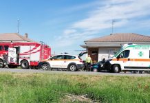 Scontro tra due auto a Montanara e nell’impatto una delle vetture finisce per investire un ciclista